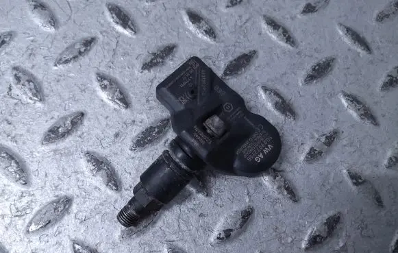 Porsche Cayenne (9Y0 9Y3) Tire pressure sensor 5Q0907275B