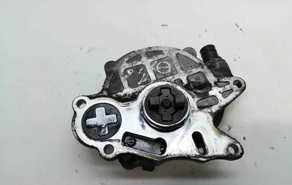 Volkswagen PASSAT CC Vacuum pump 03L145100