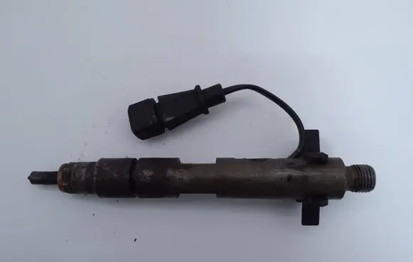 Volvo S40, V40 Fuel injector 7700875035