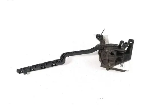 BMW 2 F46 Radiator cooling fan shroud C47829