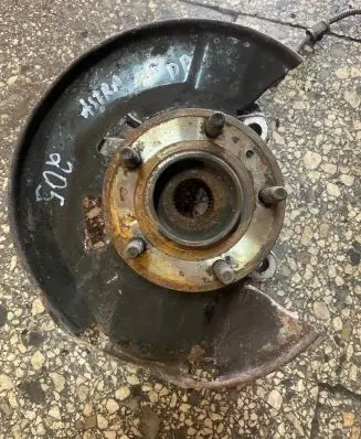 Opel Astra J Front wheel hub