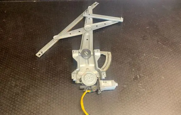 KIA Sorento Front door window regulator with motor XH601PA 824503E000