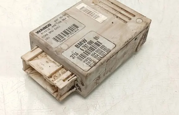 BMW 5 GT F07 Air suspension control unit module (rear) 6797090 37146797090