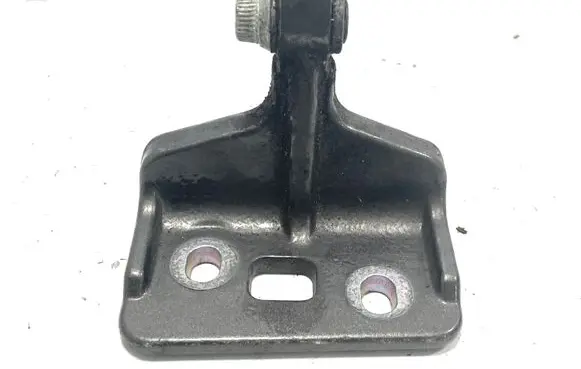 Mercedes-Benz CLS C219 Rear door lower hinge ISEA0604