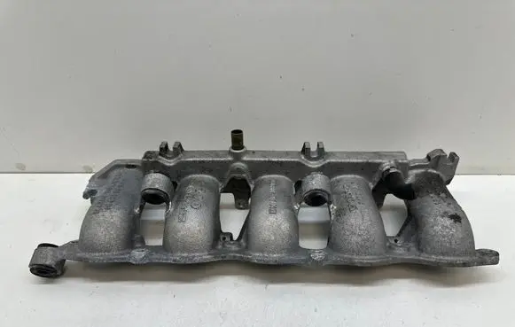 Volvo S60 Intake manifold 31338645