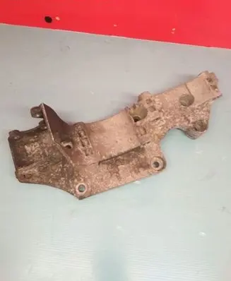 Audi A6 S6 C4 4A Engine mounting bracket 046903143c
