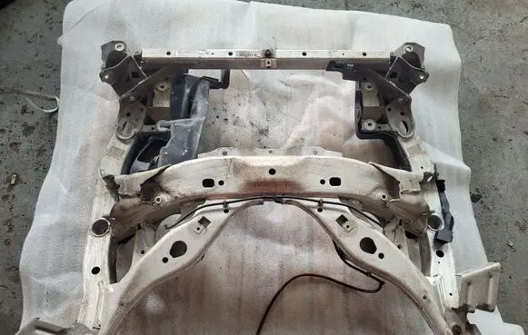 BMW 5 F10 F11 Front subframe C83771150