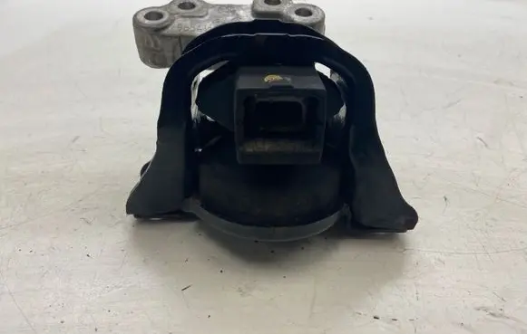 Citroen DS3 Engine mount bracket 9654166080