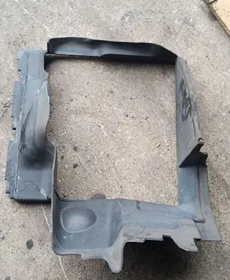 Audi Q7 4L Intercooler air guide/duct channel 4L0117335F