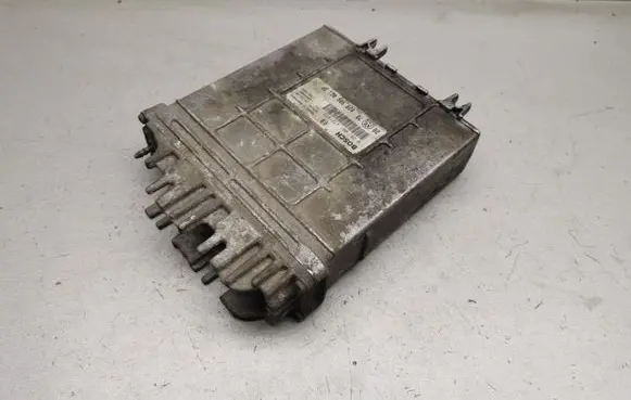 Volkswagen Golf III Engine control unit/module 028906021DF 0281001472 0281001473