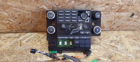 Volvo V70 Climate control unit 30782281 SN95679