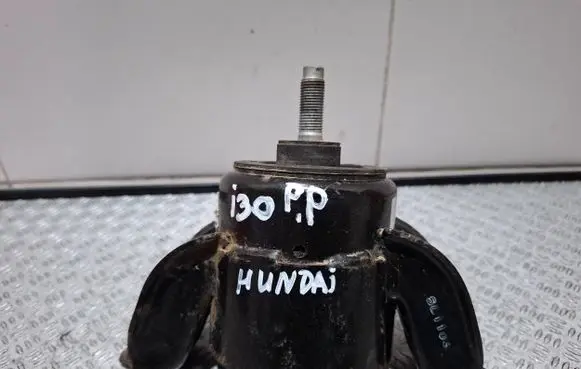 Hyundai i30 Engine mount bracket 21810A5506