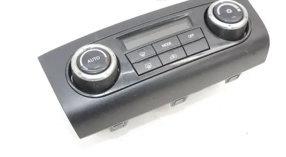Mitsubishi Pajero Interior fan control switch 7820A139XA