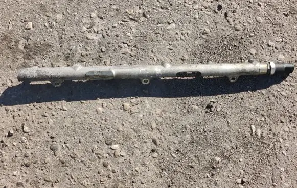 BMW 5 E39 Fuel main line pipe 0445216002