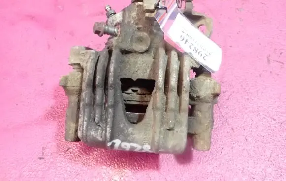 Opel Zafira A Rear brake caliper