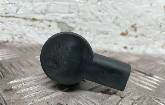 BMW 3 E46 Fuel pressure sensor 0281002481