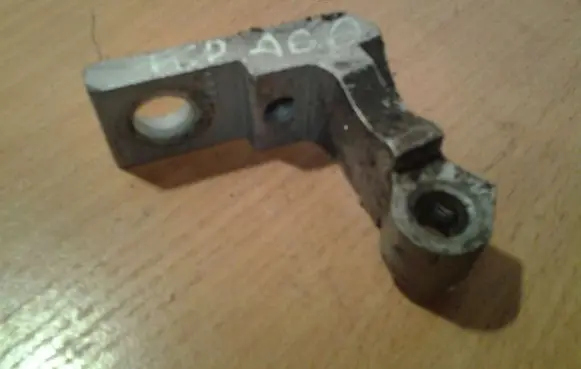 Audi A6 S6 C6 4F Front door upper hinge XS43104