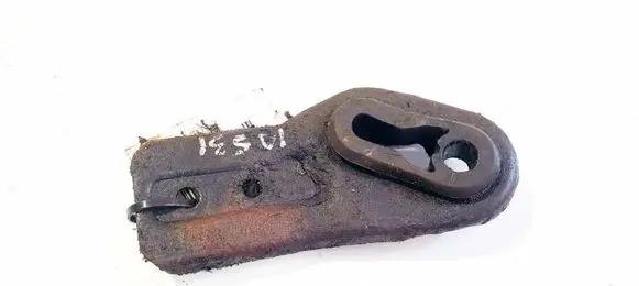Radiator mount bracket