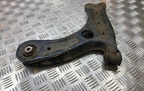 Volkswagen Polo IV 9N3 Front lower control arm/wishbone 6R0407151