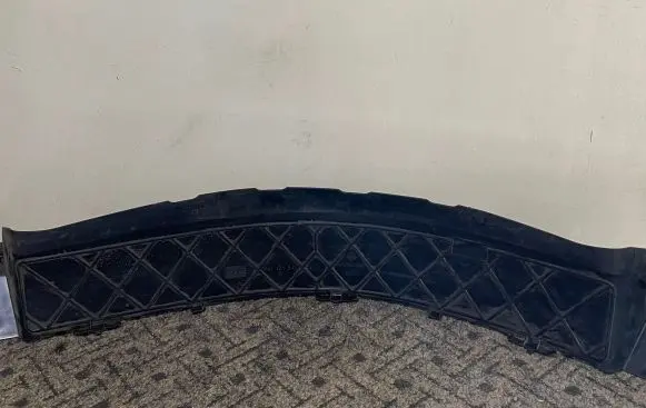 Volkswagen Tiguan Radiator trim 5N0121341