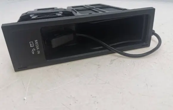 Volkswagen Tiguan Head unit multimedia control 5N0035342C 7668469170 5N0035341D
