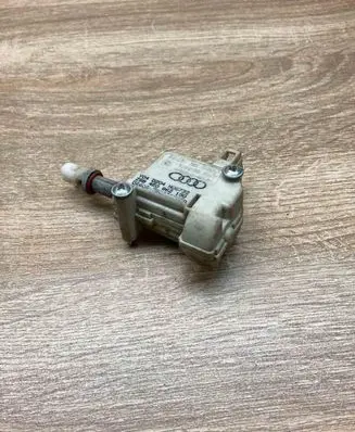 Audi A8 S8 D3 4E Fuel tank cap lock motor 4E0862150