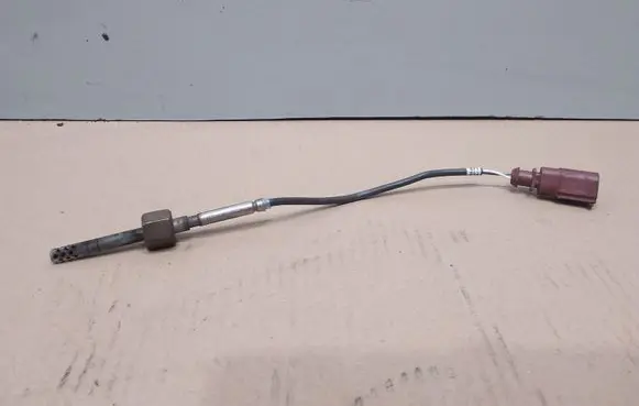 Volkswagen Crafter Exhaust gas temperature sensor 070906088AA