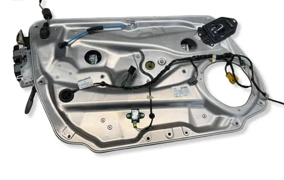 Mercedes-Benz E W212 Front door window regulator with motor A0997200135 0997200135 A1729056100