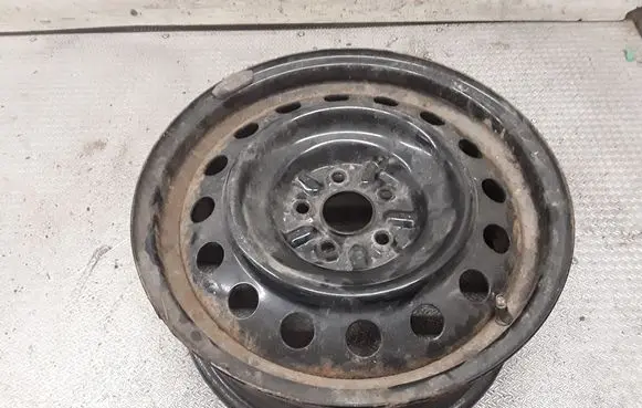 Toyota Avensis T250 R16 steel rim 