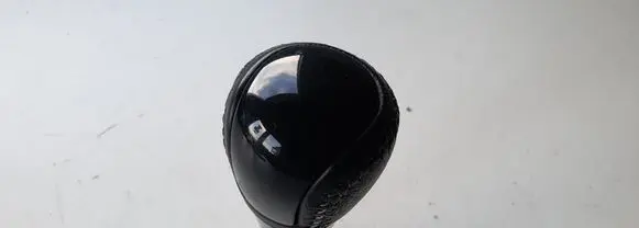 Toyota Yaris Gear lever shifter trim leather/knob