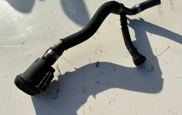 Ford Mondeo MK IV Oil fill pipe 027982S01