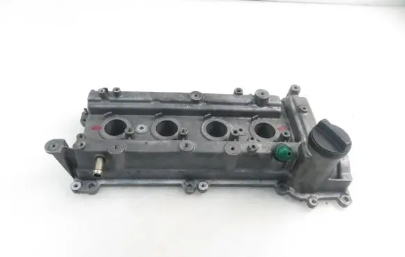 Daihatsu YRV Rocker cam cover 