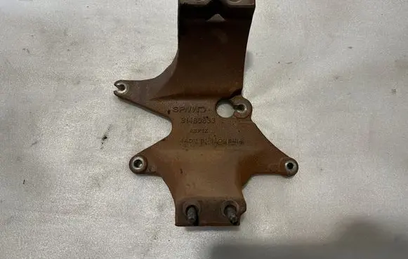 Volvo S60 Engine mounting bracket 31480833