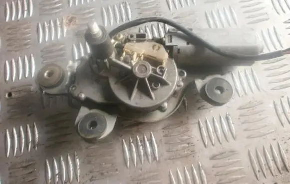 Ford Mondeo MK I Rear window wiper motor 0390201521