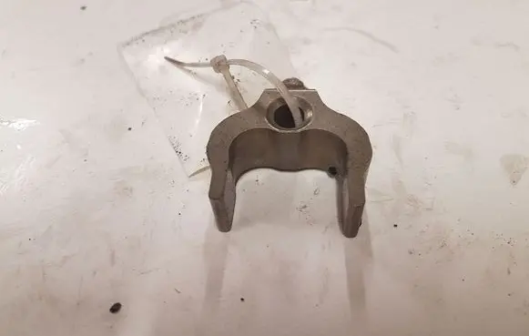 BMW 3 E90 E91 Fuel Injector clamp holder