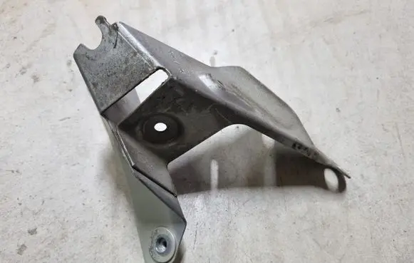 Audi A7 S7 4G Fender mounting bracket 4G8821136D