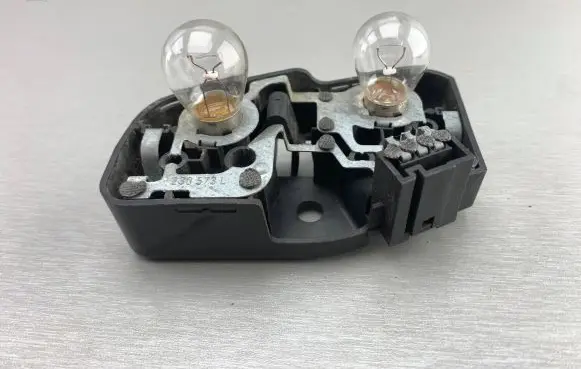 BMW 3 E46 Tail light bulb cover holder 6907937 63216907937 63217165743