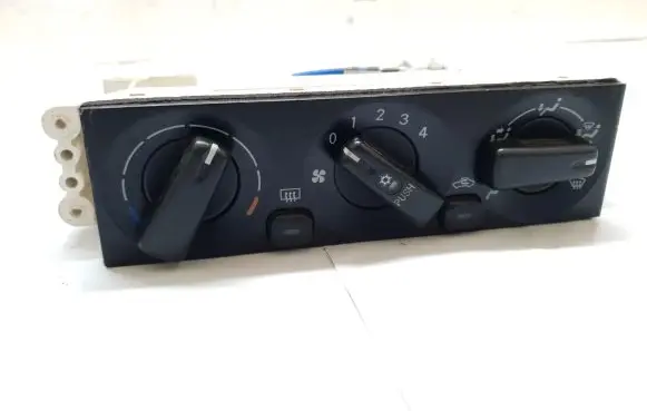 Mitsubishi Space Star Climate control/heater control trim MR262492