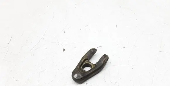 Renault Megane II Fuel Injector clamp holder