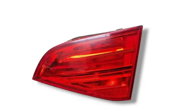 Tailgate rear/tail lights