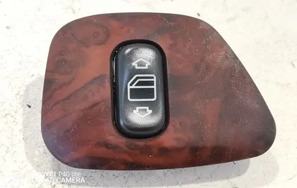 Mercedes-Benz E W210 Electric window control switch 2108208210