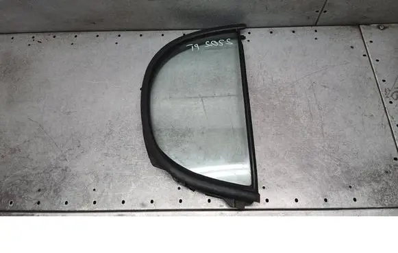Toyota Yaris Verso Rear door window glass 