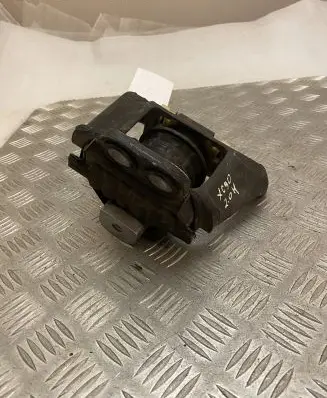 Volvo XC90 Engine mount bracket 31480353