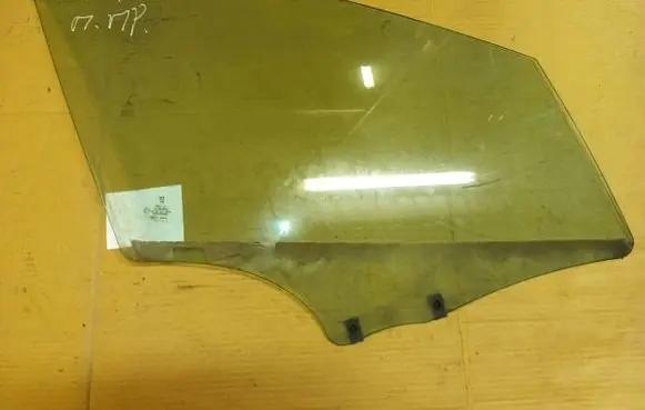 Peugeot 407 Front door window glass four-door