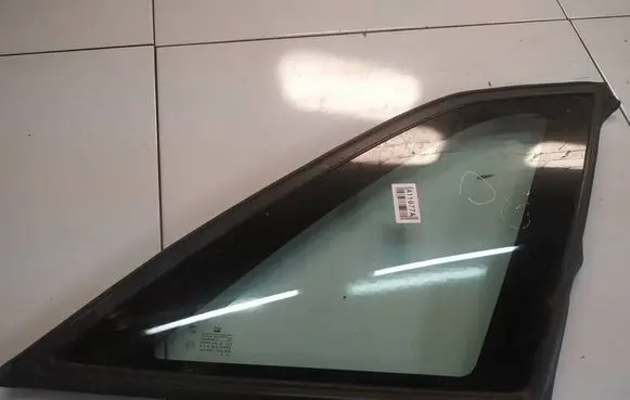 Opel Astra F Rear side window as2