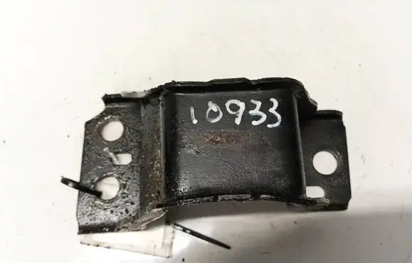 Nissan Primera Engine mounting bracket 