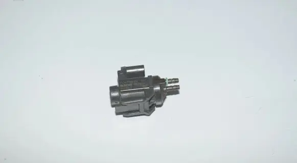 BMW 7 G11 G12 Turbo solenoid valve 8570591 11748570591