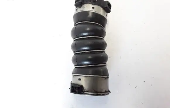BMW 5 F10 F11 Intercooler hose/pipe 8513451