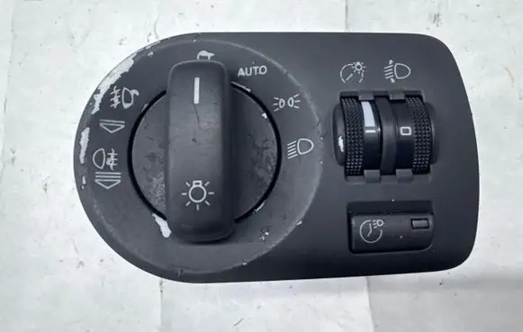 Audi A3 S3 8P Light switch 8P1941531G 04056707 1133