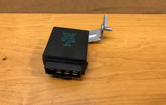 Subaru Impreza II Window wiper relay RK0098